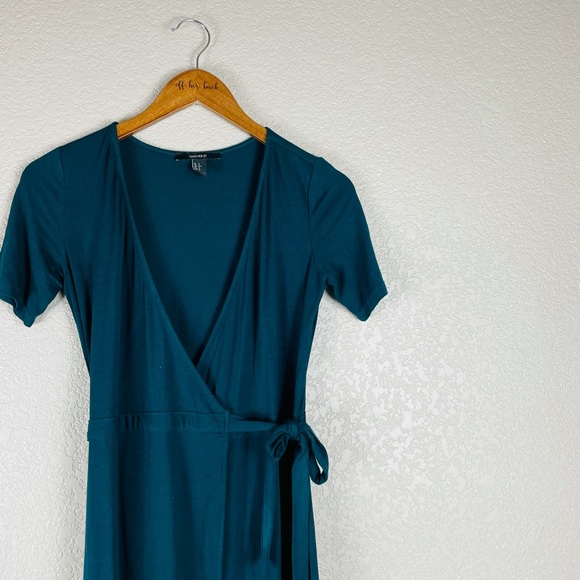 3/$25 🖤 Emerald green cotton wrap dress - Picture 2 of 3